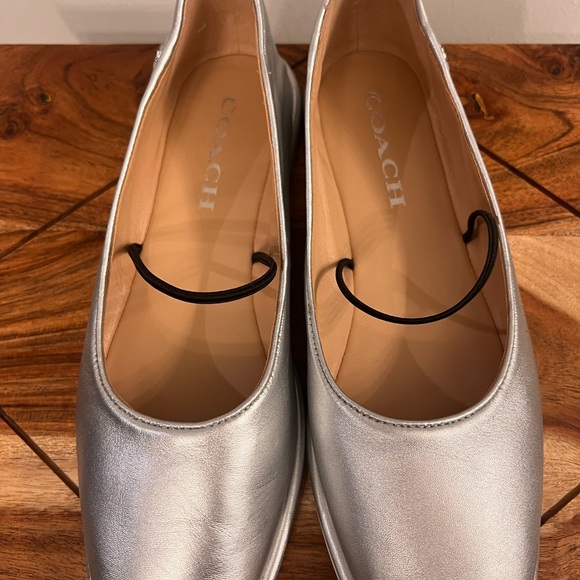 COACH  silver Ballet flats 6.5 - Picture 5 of 8